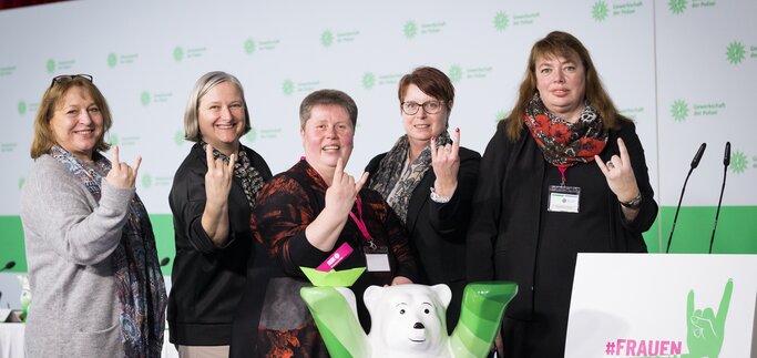 Der Geschäftsführende Bundesfrauenvorstand bei der Bundesfrauenkonferenz 14 bis 15. Februar 2022 in Potsdam | © GdP/Kay Herschelmann