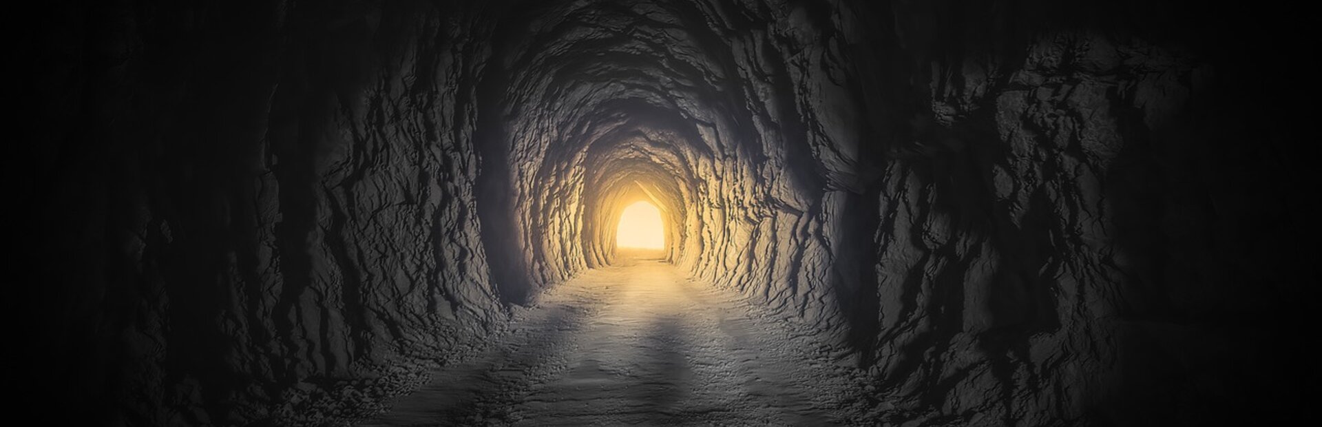 Licht am Ende des Tunnels | © Bild von Franz Bachinger auf Pixabay